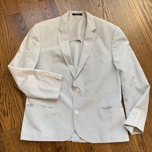 Men’s Hugo Boss 46 regular summer weight Gingham seersucker blazer.
